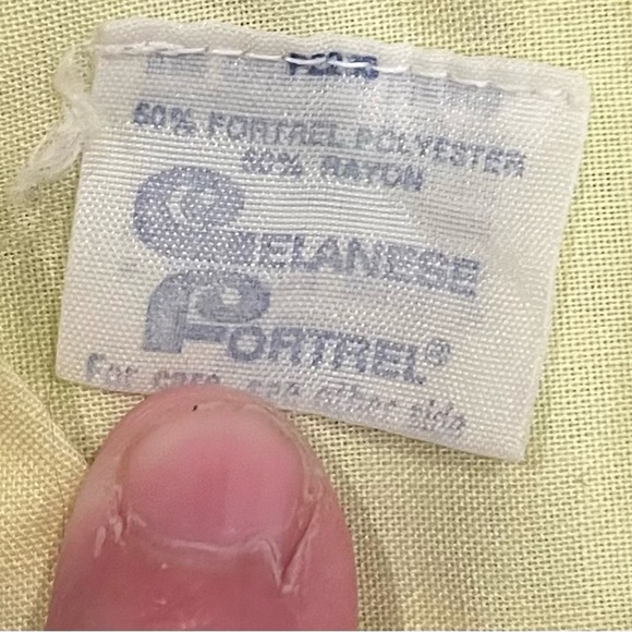 Adorable vintage yellow girls dress (no size tag) approx 6 months - Picture 2 of 5